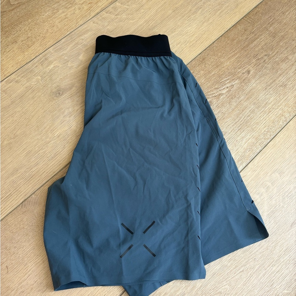 Men’s Ten Thousand “The Interval Short” size XS 9”